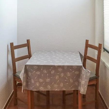 1 Bedroom Amazing In Krakow Am Apartment *